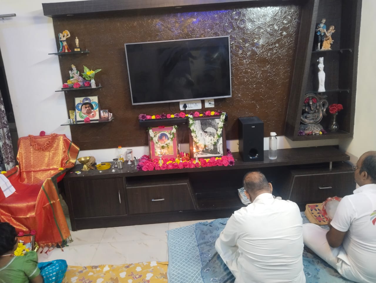 *భగవాన్ శ్రీ సత్య సాయి సేవా సమితి గచ్చిబౌలి ఆధ్వర్యంలో  భగవాన్ శ్రీ సత్య సాయి బాబా స్వరార్చన కార్యక్రమం........*