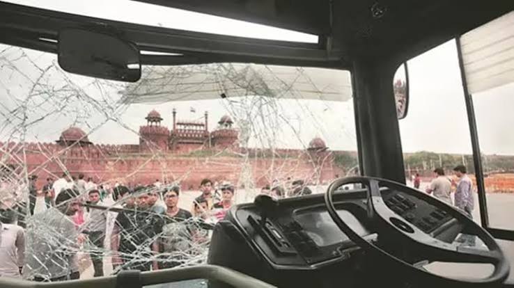 12-Year-Old Schoolgirl Killed After Being Run Over by DTC Bus in Delhi; Driver Detained, Probe Underway
