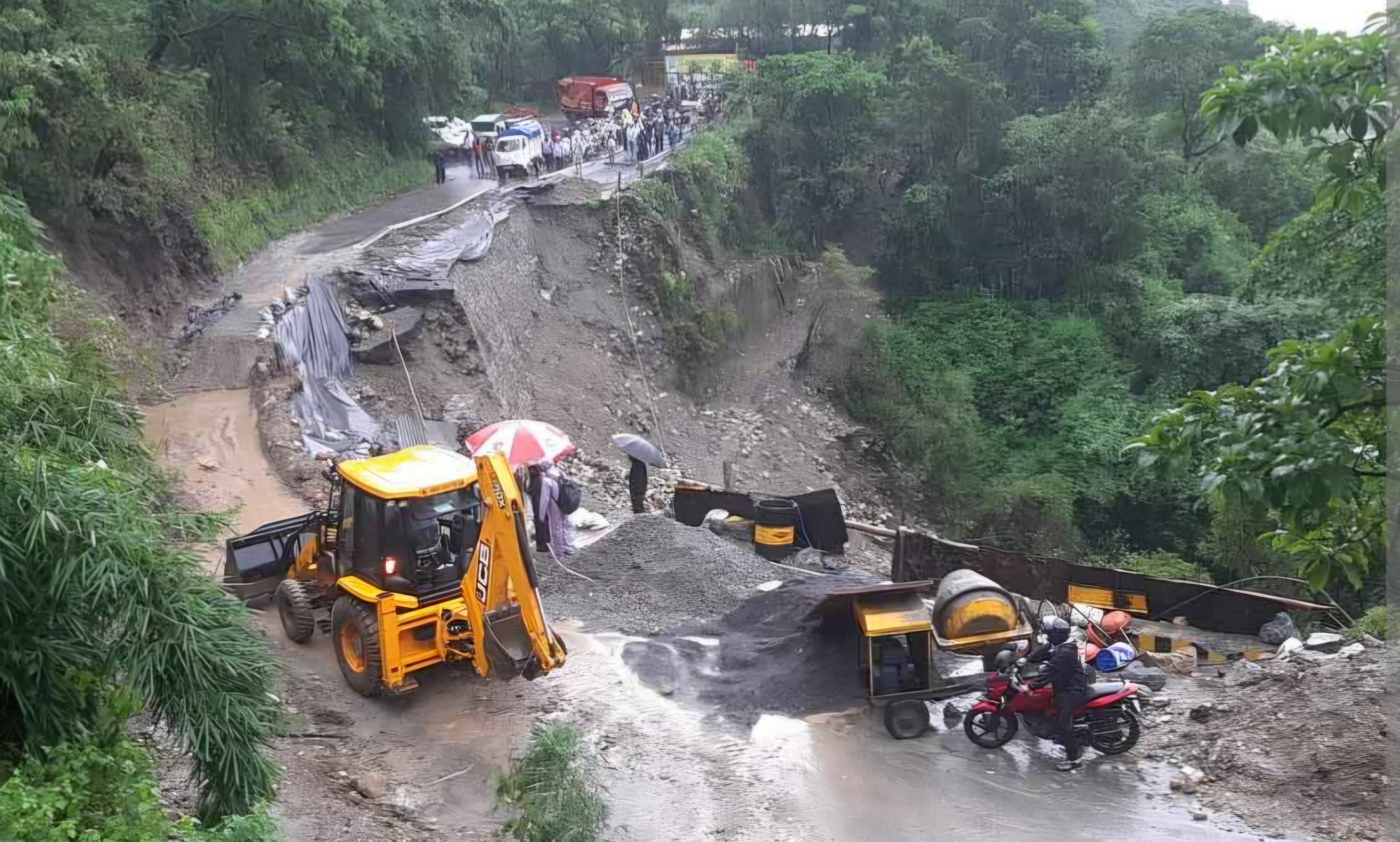 लगातार बारिश से फिर प्रभावित हुआ देहरादून-मसूरी मार्ग, यातायात पर पड़ा असर
