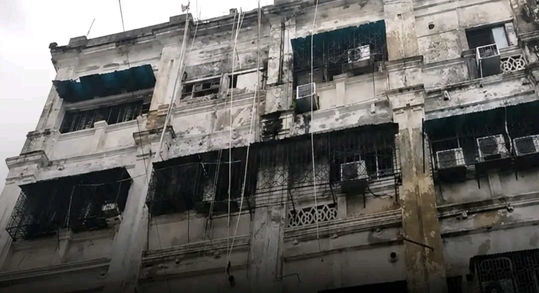 Rooms for Rs.500 —safety compromised in the pursuit of a bargain! Hotel owner not even answering workers' calls after the fire...Hotel owner Bireshwar Mitra is missing.