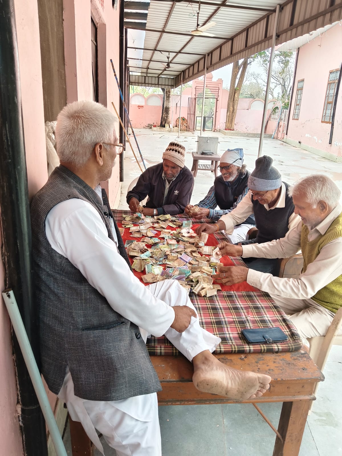 कोसली मठ धर्म स्थल भ्रष्टाचार का अड्डा बना: पत्रकार होशियार सिंह ने राजनेताओं की चुप्पी पर उठाए गंभीर सवाल