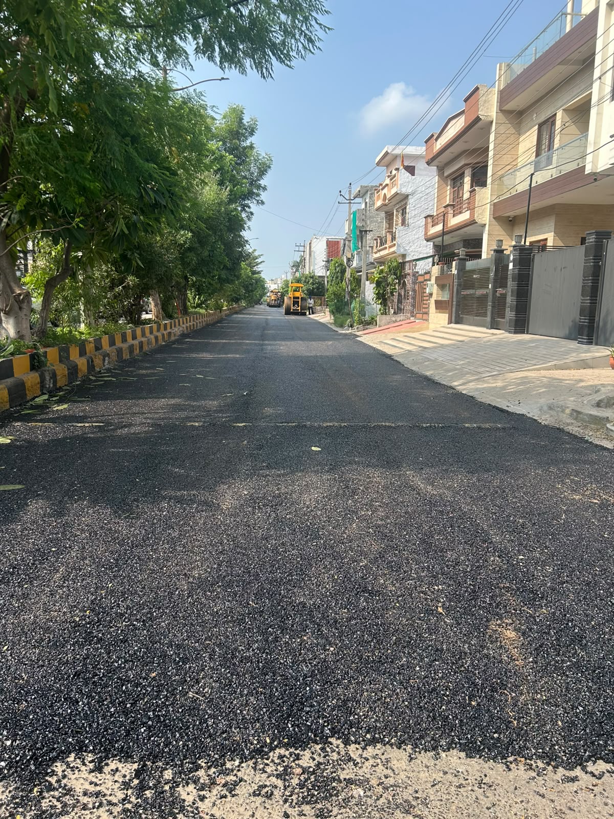 सूर्या एन्क्लेव को मिली नई सड़क की सौगात, विकास कार्य ने बदली इलाके की तस्वीर