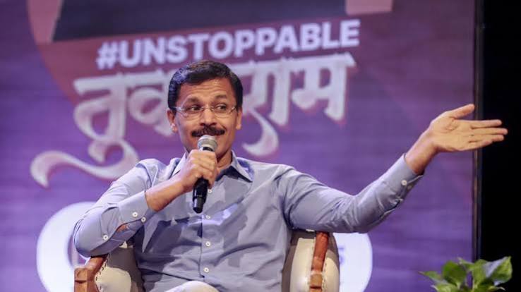Tukaram Mundhe Removes White Towel From Chair, Video Sparks Praise for ‘No VIP Treatment