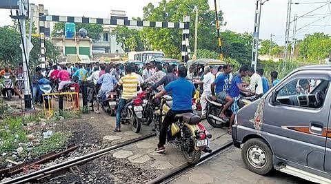 காஞ்சிபுரம் மக்களுக்கு இனி Traffic தொல்லையே இருக்காது மூன்று ரயில் கடவுப்பாதைகளில் உயர்மட்ட மேம்பாலம்...