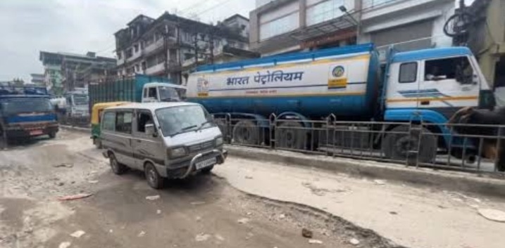 KALCHINI to HASIMARA TO ALIPURDUAR ILLIGAL SHOP COSTRACTION ENCROACHMENT GOVT LAND