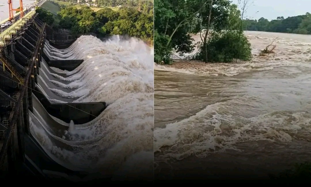 Water is flowing above the danger level in the Khanakul, Jangipara, and Udaynarayanpur areas in West Bengal.