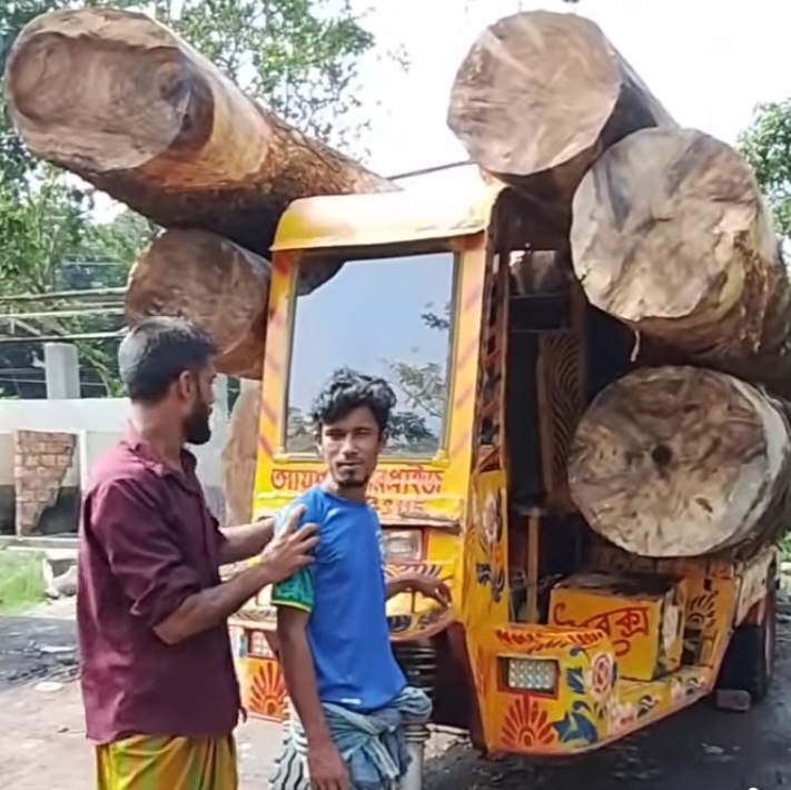 GOVT NO ANY STAF AGANEST UNAUTHORIZED VEHICLES  IN JALPAIGURI