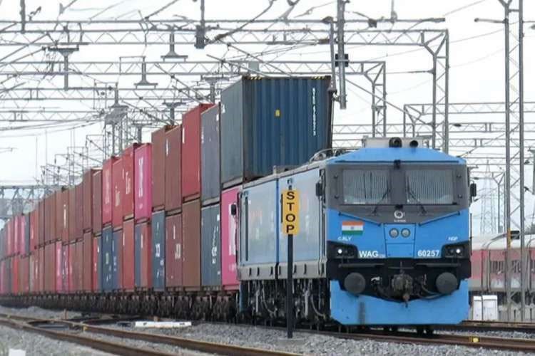 2,843 KM நீள பிரத்தியேக சரக்கு ரயில் பாதை... நாட்டின் உட்கட்டமைப்பு மற்றும் பொருளாதார வரலாற்றில் ஒரு மைல்கல்!!