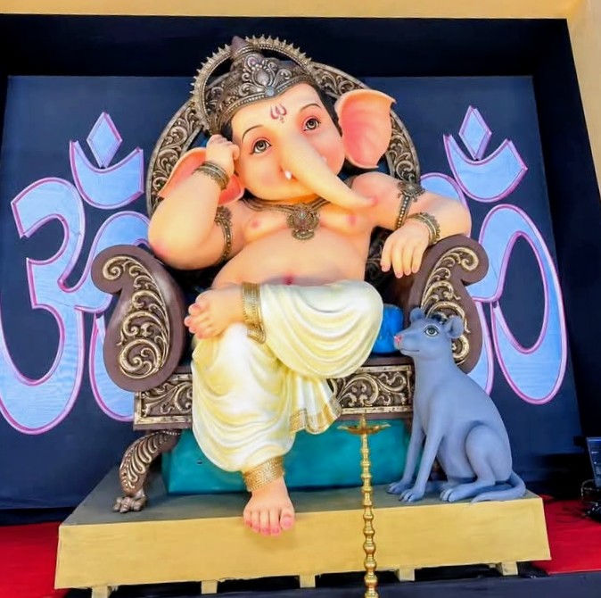 Alambazar Nabajyoti Sangha’s 2026 Ganesh Idol Wins Praise for Its Artistic Excellence