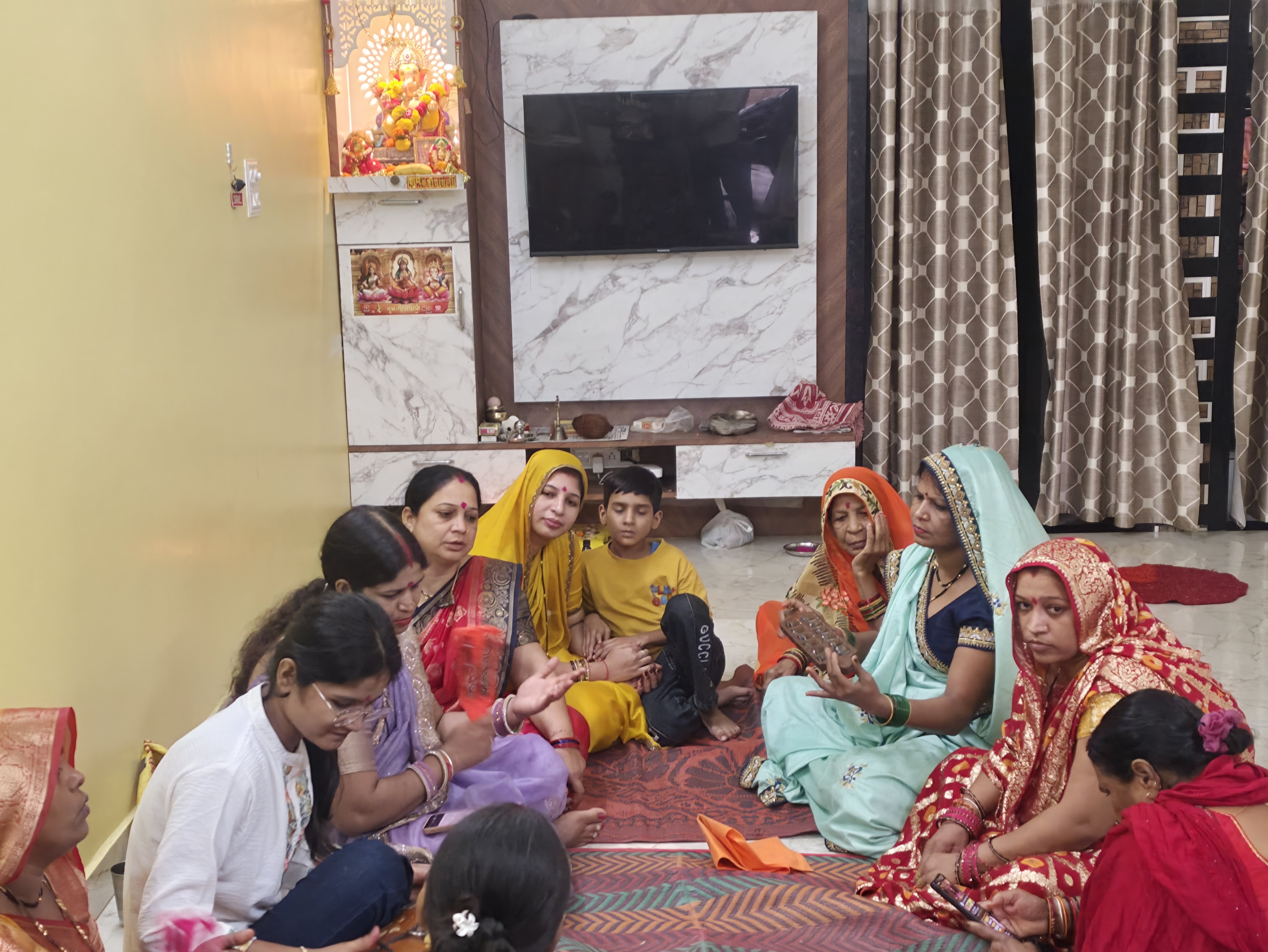 शिवाजी नगर में गूँजे बप्पा के जयकारे: प्रदीप गर्ग जी के निवास पर महिला मंडल ने बिखेरे भक्तिमय