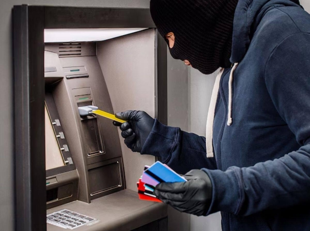 Daylight ATM Loot Attempt in Pandua, Suspect Detained After Local Youth's Quick Action
