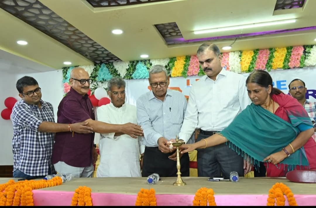 'पुष्प दान' से आगे 'स्वार्थ बलिदान' तक— "दिनकर के विचारों से मगध में नवजागरण की गूँज"