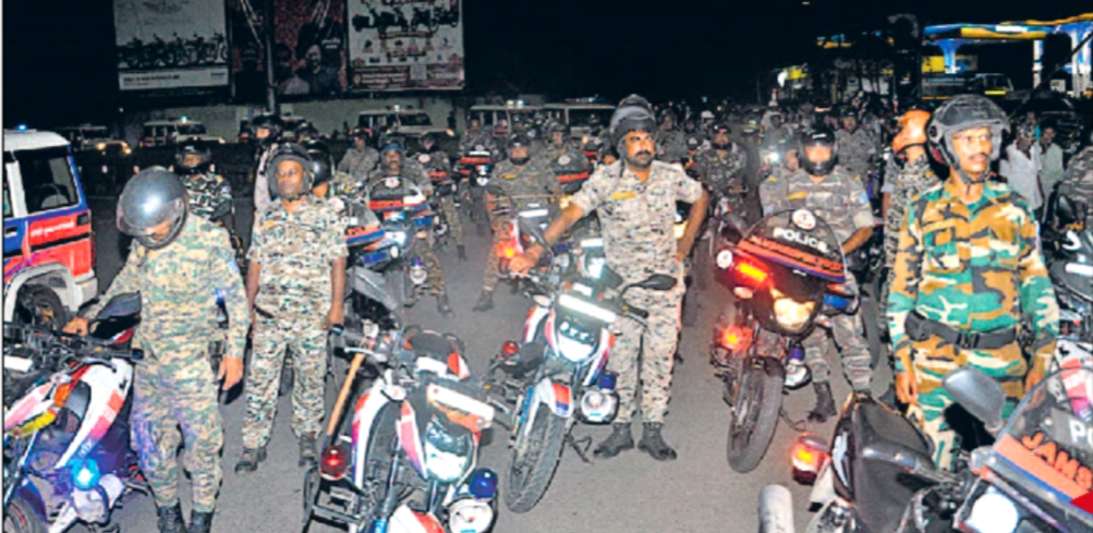 जमशेदपुर में SSP का फ्लैग मार्च, चौक-चौराहों पर सुरक्षा व्यवस्था का लिया जायजा