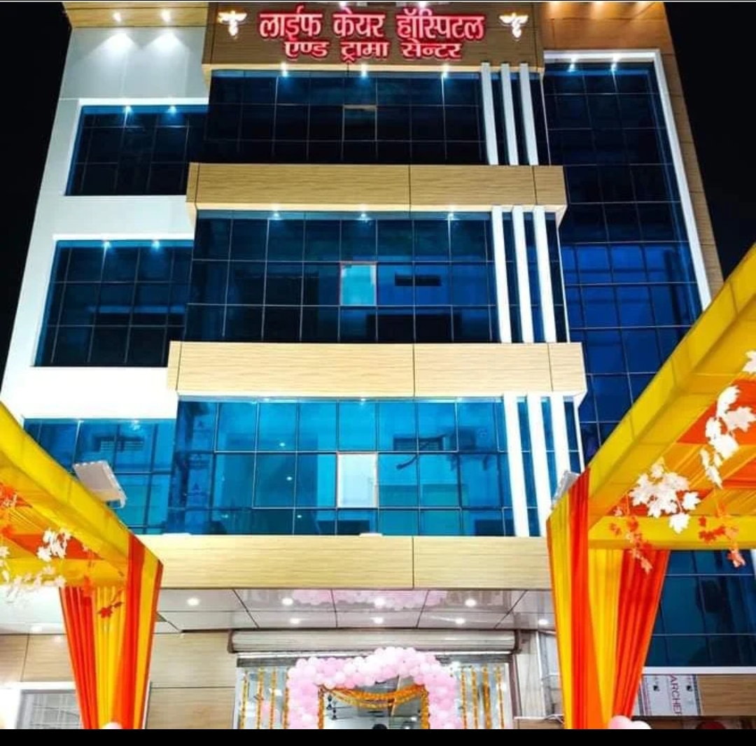 Robertsganj के Life Care Hospital and Trauma Center में घुटने के लिगामेंट (Ligament) का ऑपरेशन आधुनिक डर्बिन विधि (Durbin Method) से किया जा रहा Robertsganj के Life Care Hospital and Trauma Center में घुटने के लिगामेंट (Ligament) का ऑपरेशन आधुनिक डर्बिन विधि (Durbin Method) से किया जा रहा