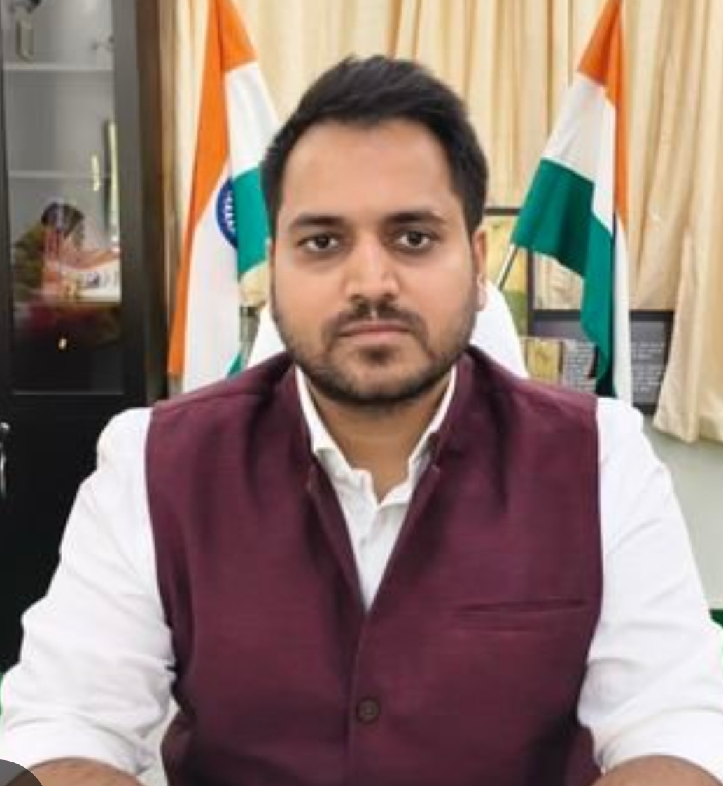सोनभद्र मे भीषण गर्मी, प्रशासन ने एडवाइजरी जारी की: जिलाधिकारी ने लोगों से सावधानी बरतने और दोपहर में बाहर न निकलने की अपील की