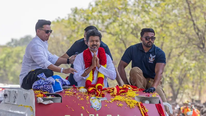 விஜய் தலைமையிலான தவெக ஆட்சியமைப்பு தொடர்பாக அரசியல் பரபரப்பு