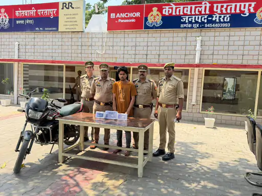 मेरठ: छात्रा से मोबाइल झपटमारी के मामले में एक आरोपी गिरफ्तार, फोन और बाइक बरामद