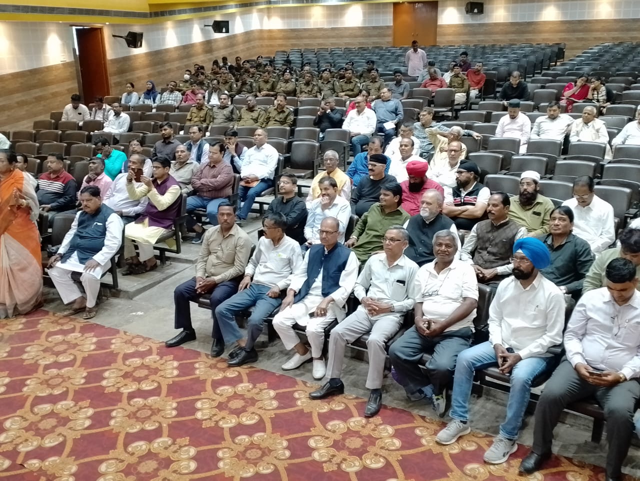 📰 होली और ईद उल फितर को लेकर प्रशासन अलर्ट, शांति समिति बैठक में सौहार्द बनाए रखने की अपील