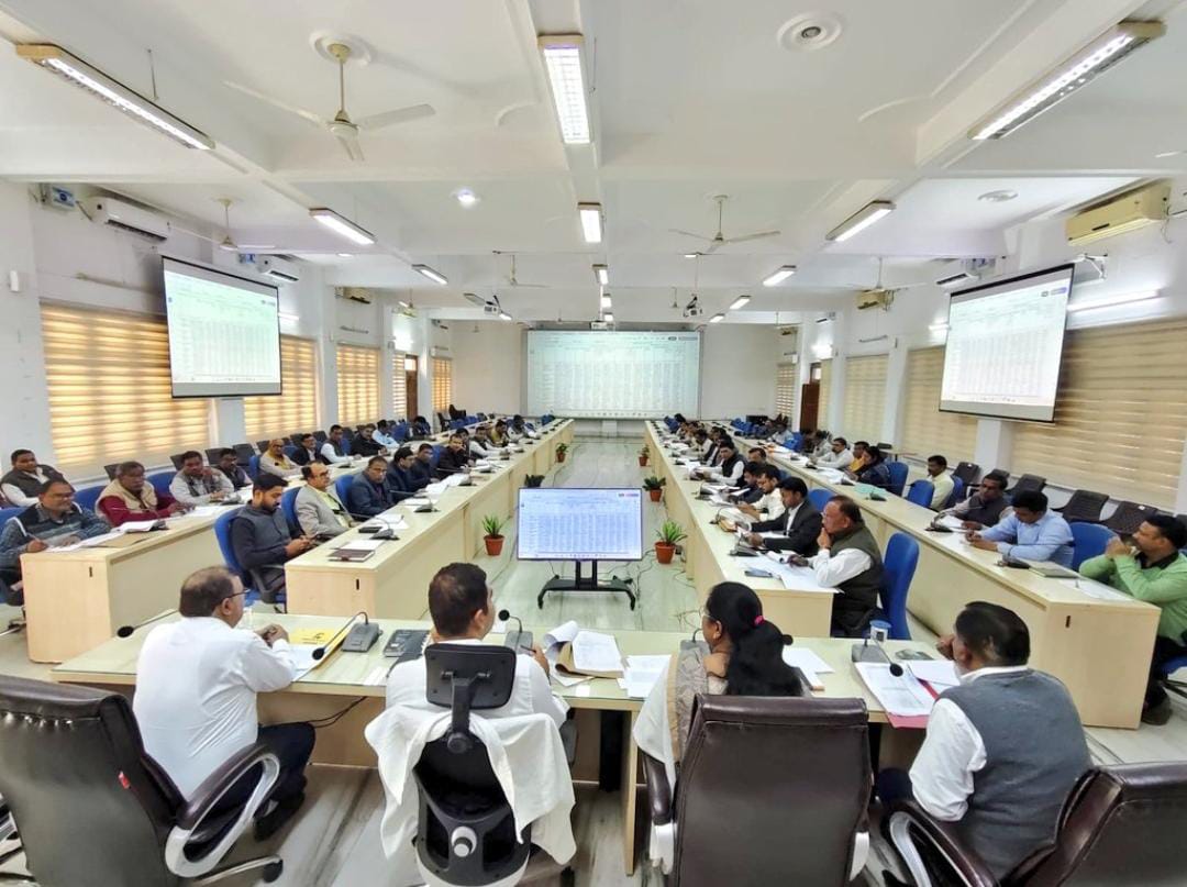 कौशाम्बी में राजस्व कार्यों की समीक्षा, लापरवाही पर वेतन रोकने के निर्देश आनन्द कुमार द्विवेदी, ब्यूरो – कौशाम्बी