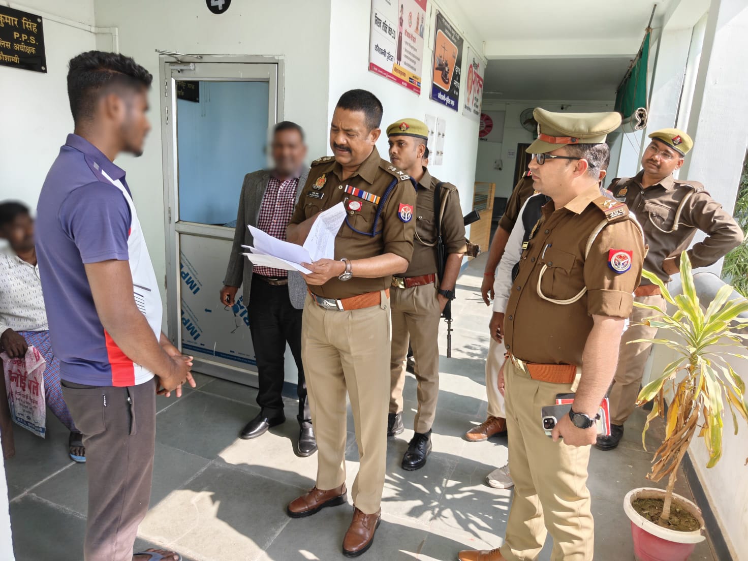 कौशांबी में पुलिस अधीक्षक राजेश कुमार ने फरियादियों की शिकायतों के त्वरित निस्तारण हेतु किया ऑनलाइन संवाद ब्यूरो कौशांबी | आनन्द कुमार द्विवेदी