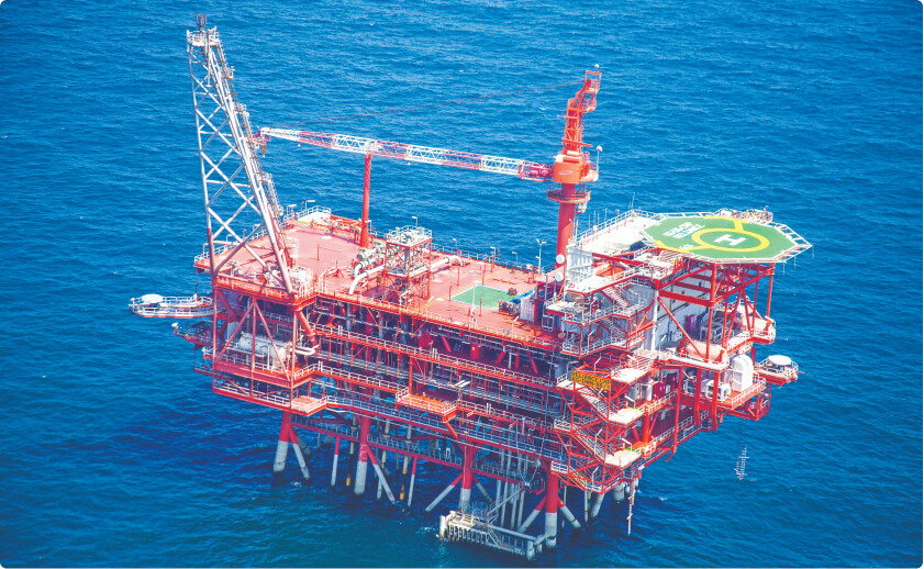 ​ईरान युद्ध के साये में ‘नीला सोना’: समुद्र के नीचे से गैस का खेल