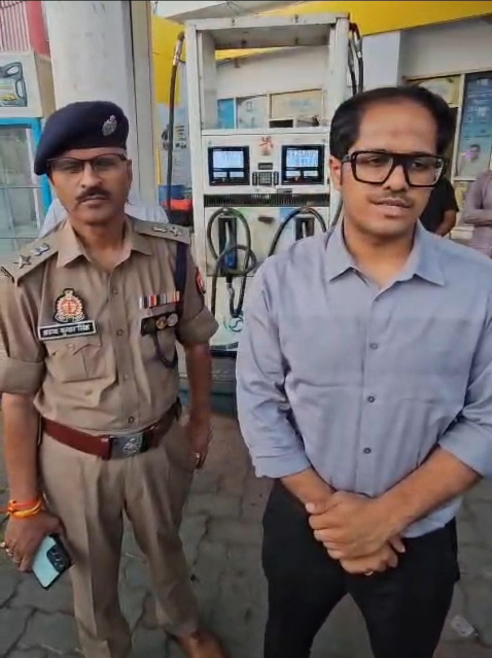 जिलाधिकारी एवं पुलिस अधीक्षक द्वारा पेट्रोल पंपों का औचक निरीक्षण* तेल आपूर्ति सामान्य, अफवाहों पर ध्यान न देने की अपील