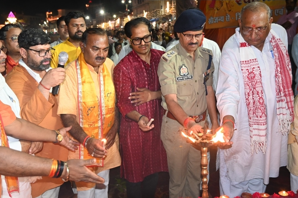 चित्रकूट में रामनवमी पर 22 लाख दीपों से रामघाट आलोकित