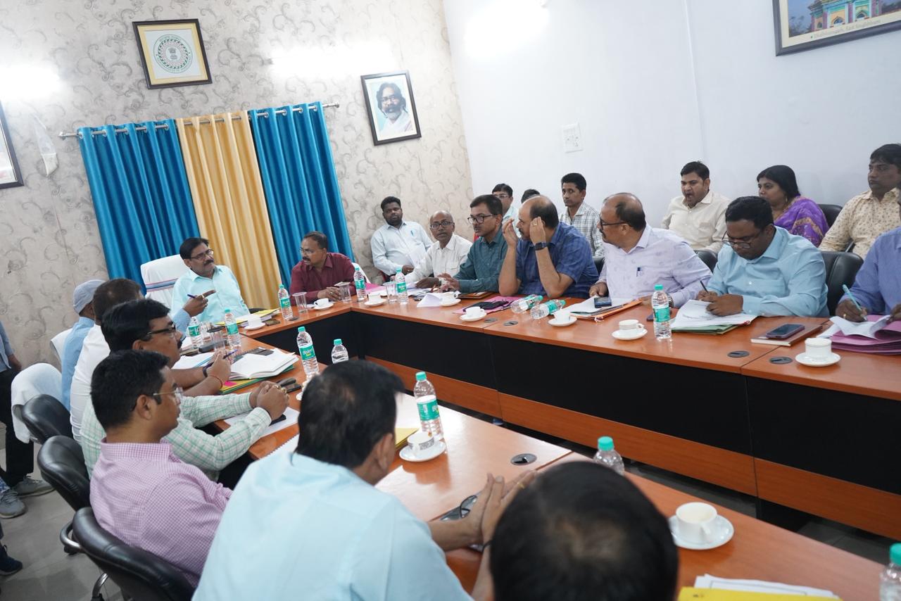 पूर्वी सिंहभूम दौरे पर विधानसभा समिति, विकास योजनाओं की प्रगति की गहन समीक्षा