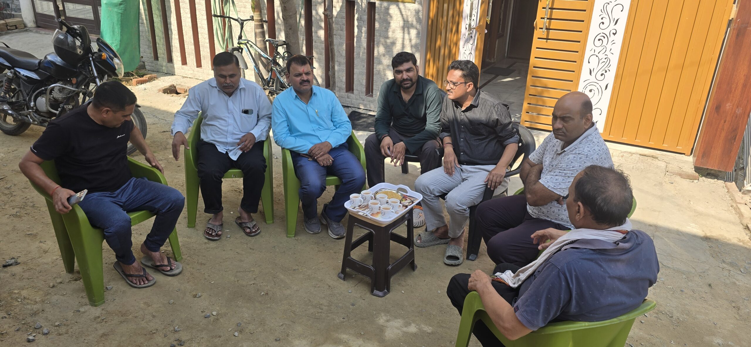 ब्रेकिंग न्यूज़: बुद्धनगर कॉलोनी में सड़क निर्माण व सीवर समस्या पर पार्षद की बैठक