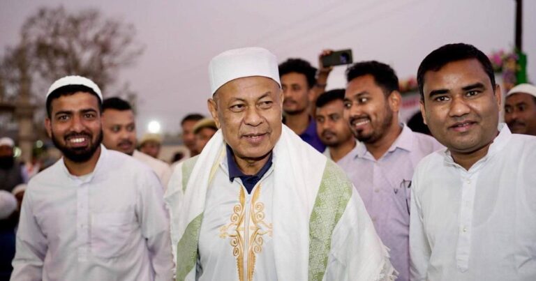 A Surprising Alliance: Tribal Leader Hagrama Mohilary Teams Up with BJP for Upcoming Elections