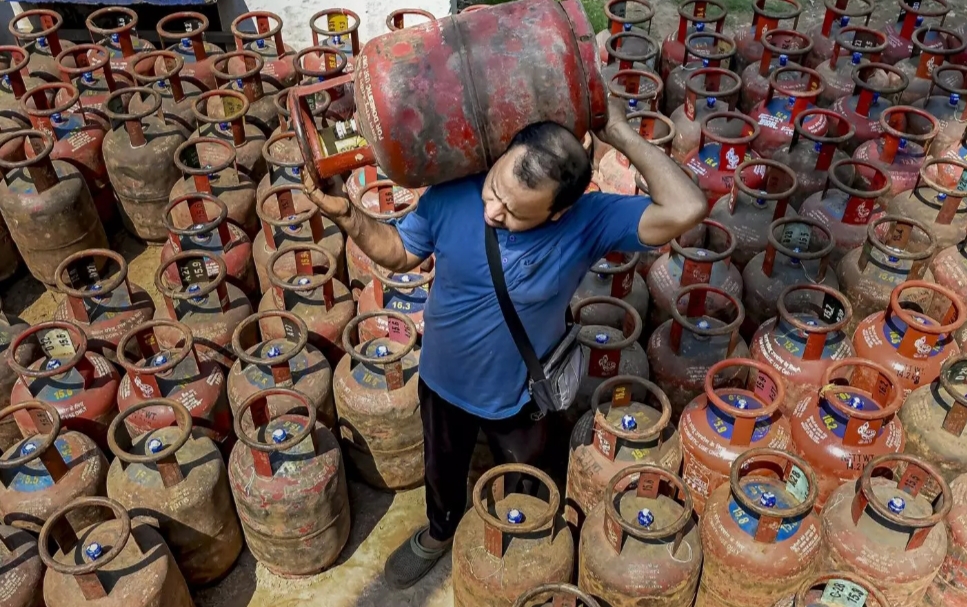 LPG Supply Stable Nationwide as 55 Lakh Refills Delivered