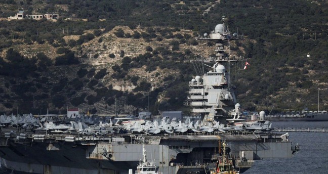 समुद्र में तैरता शहर: 5000 नाविक, 75 से ज्यादा लड़ाकू विमान…USS Gerald R. Ford पर कैसे रहते हैं अमेरिकी सैनिक?