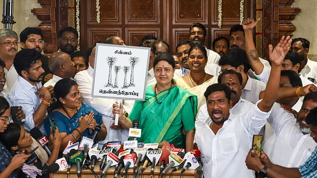 New Party In Tamil Nadu Politics :: V.K. Sasikala Announces Name Of New Party