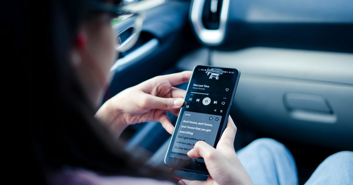 कैसे कृत्रिम बुद्धिमत्ता संगीत में सुनने वालों को भावनात्मक रूप से प्रभावित कर रही है