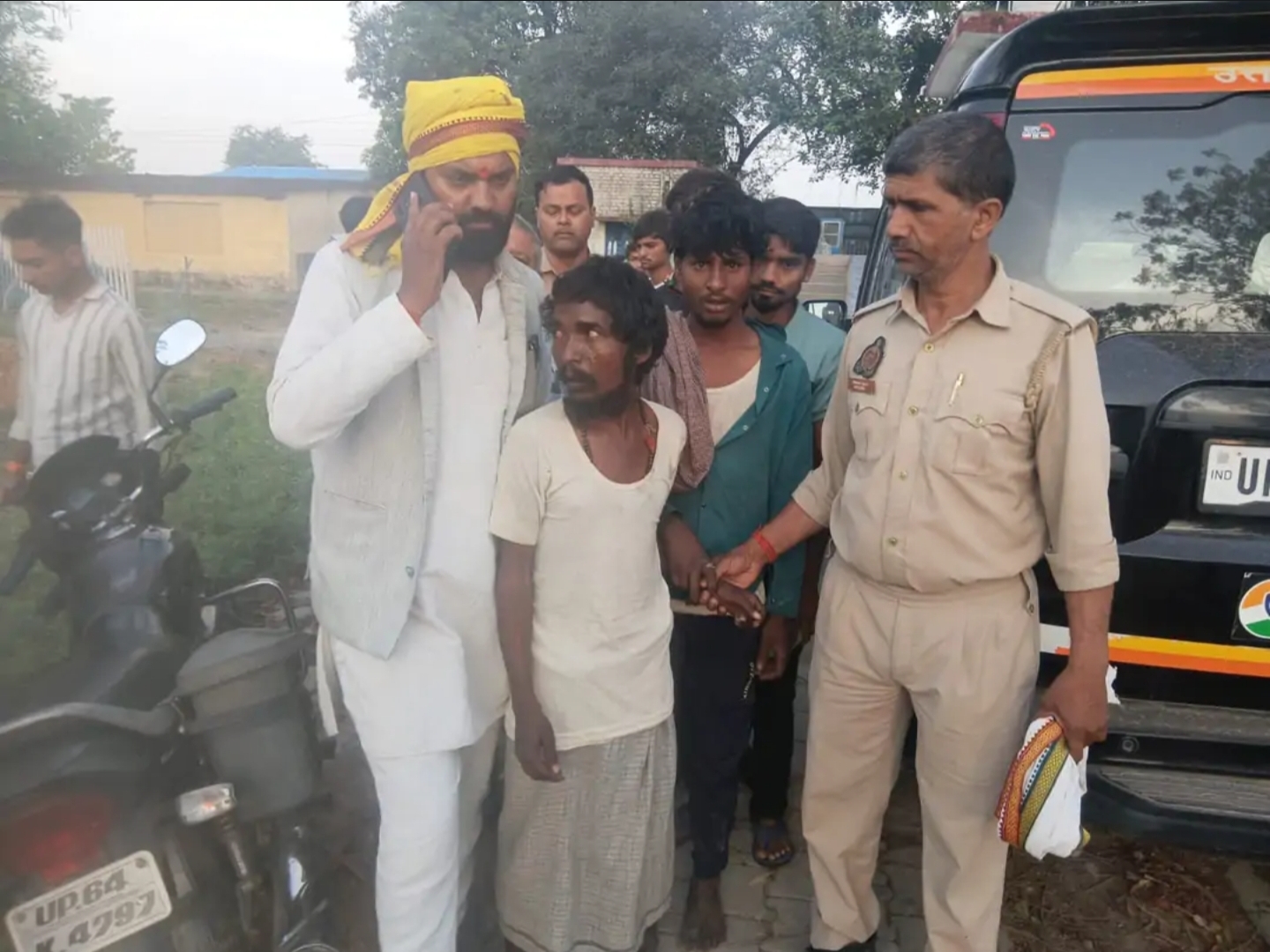 “सोनभद्र में मंदिर में तोड़फोड़ व आगजनी का मामला, दो संदिग्ध पुलिस के हवाले”