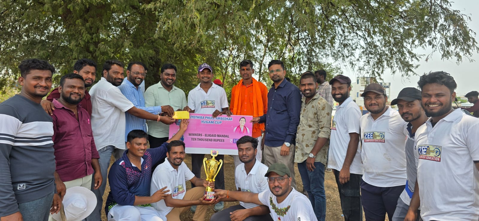 జ్యోతిబా ఫూలే అంబేద్కర్ జై యుగం కప్ నియోజకవర్గస్థాయి క్రికెట్ టోర్నమెంట్ నిర్వహించిన బీసీ జేఏసీ చైర్ పర్సన్ శ్రీమతి దాసరి ఉష