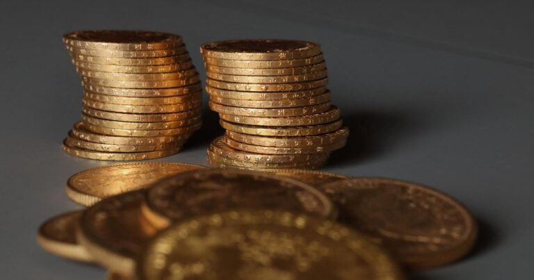 Gold's Price Turmoil Challenges Its Status as a Safe Haven Amid Global Uncertainty