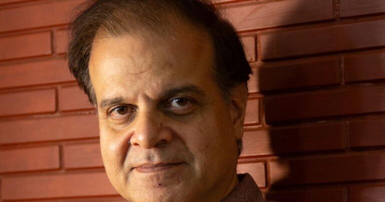 Reflecting on History: The Role of Present-Day Perspectives in Historical Interpretation