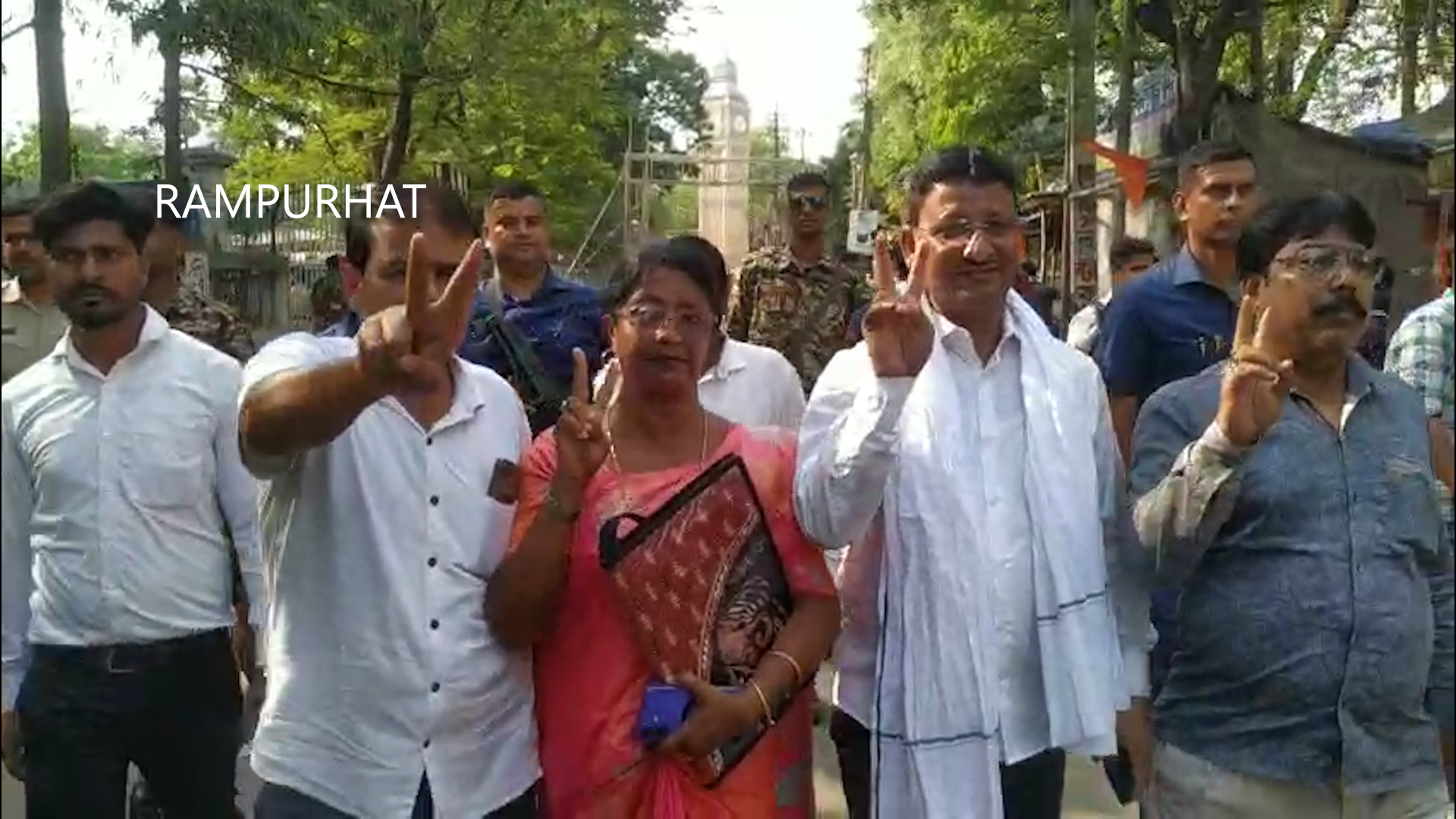 বীরভূমে নমিনেশন ঘিরে রাজনৈতিক উত্তাপ: হাসানে কাজল শেখের শক্তি প্রদর্শন, রামপুরহাটে বিজেপির কর্মসূচিতে উড়িষ্যার মুখ্যমন্ত্রীর উপস্থিতি ঘিরে জোর চর্চা।