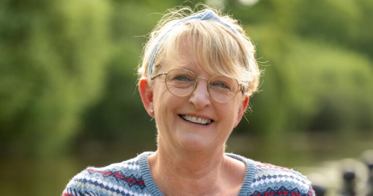 Unraveling Family Bonds: A Journey of Rediscovery in the Shadow of Memory