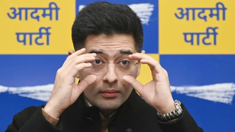 राघव चड्ढा पर AAP का पलटवार, पार्टी ने की कड़ी आलोचना