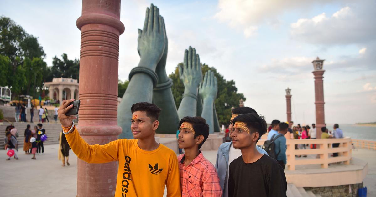 Exploring Modern Masculinity: Snigdha Poonam’s 'Dreamers' and the Crisis of Young Indian Men