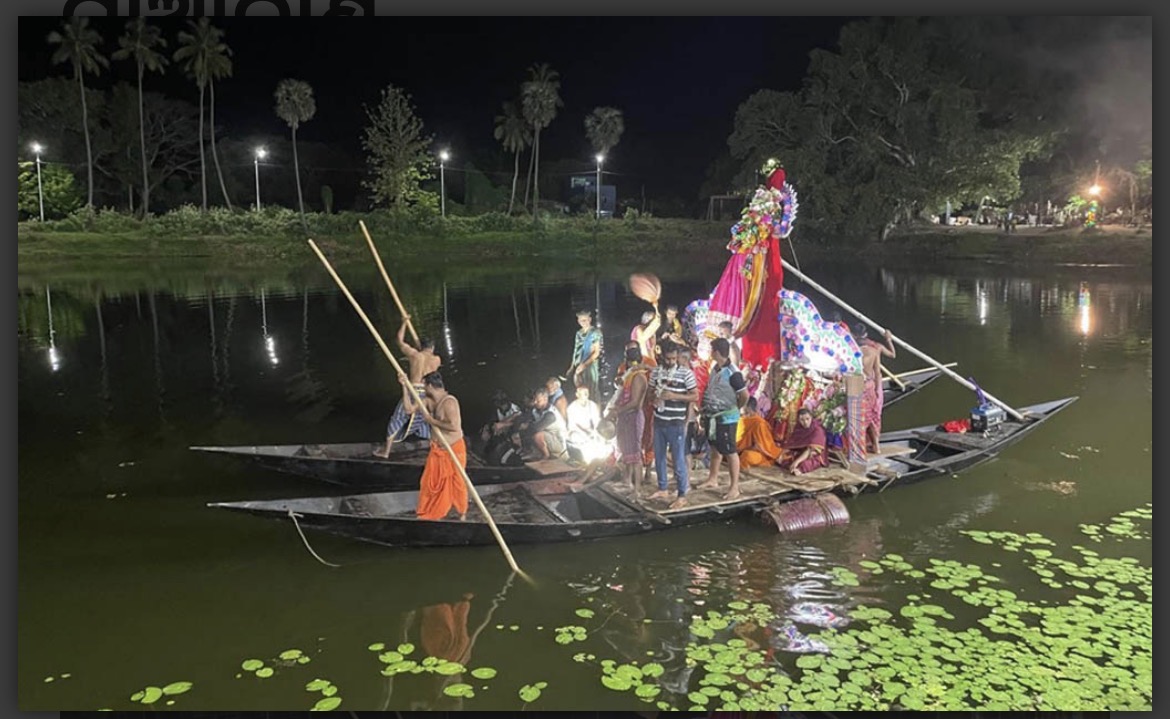 ମା’ ଭଗବତୀଙ୍କ ଚାପ କ୍ରୀଡ଼ା: ସାତଦେବା ଦେବୀଙ୍କୁ ସାଥିରେ ଧରି ଭଉଁରୀ ଖେଳିଲେ ମା’ ସାଆନ୍ତାଣି